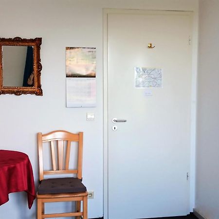 Zimmer Zentral In Berlin Exterior photo
